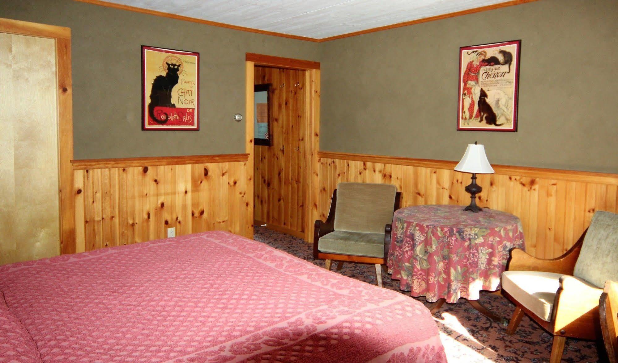 Blue Gentian Lodge At Magic Mountain Londonderry Экстерьер фото