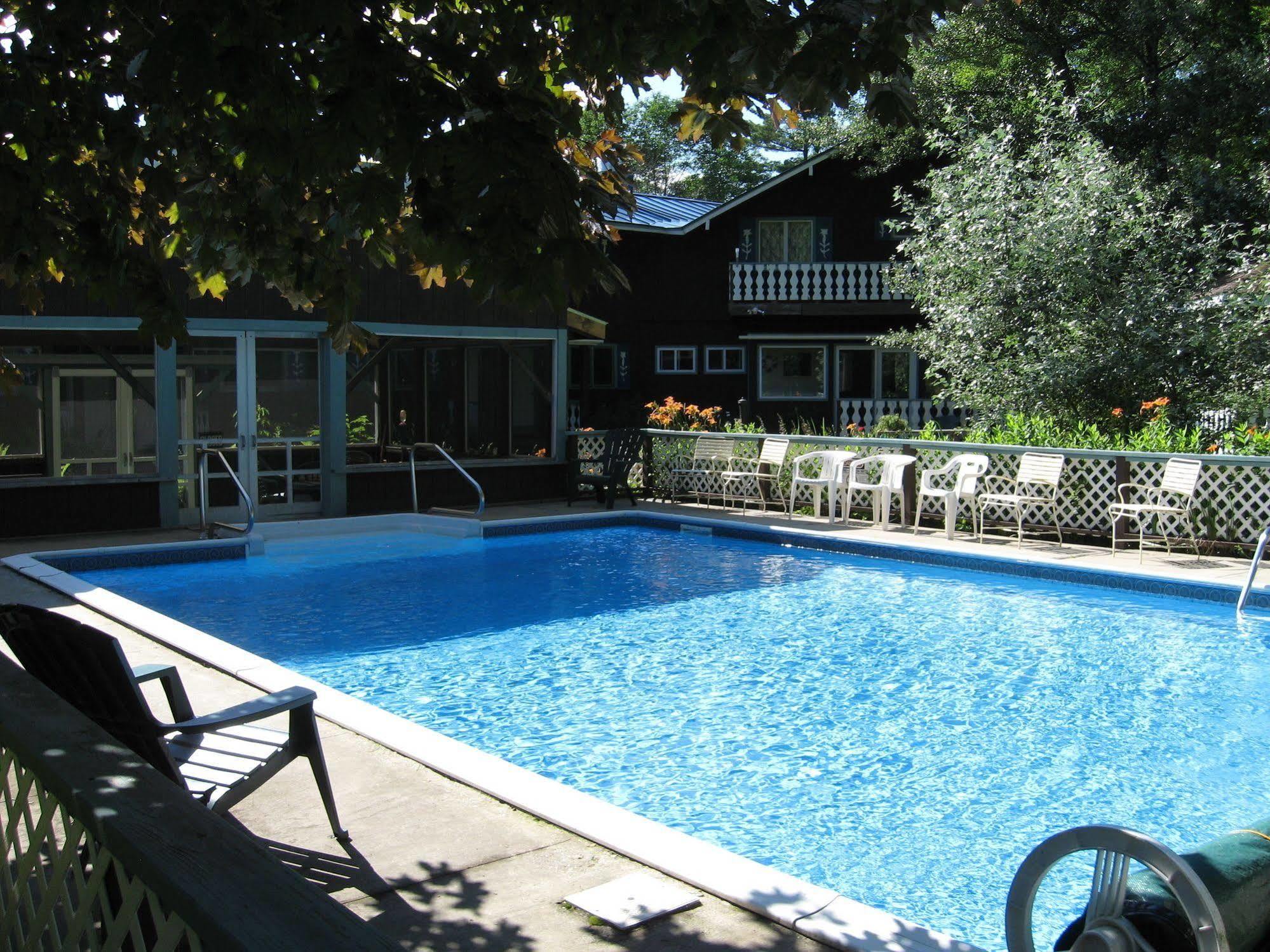Blue Gentian Lodge At Magic Mountain Londonderry Экстерьер фото