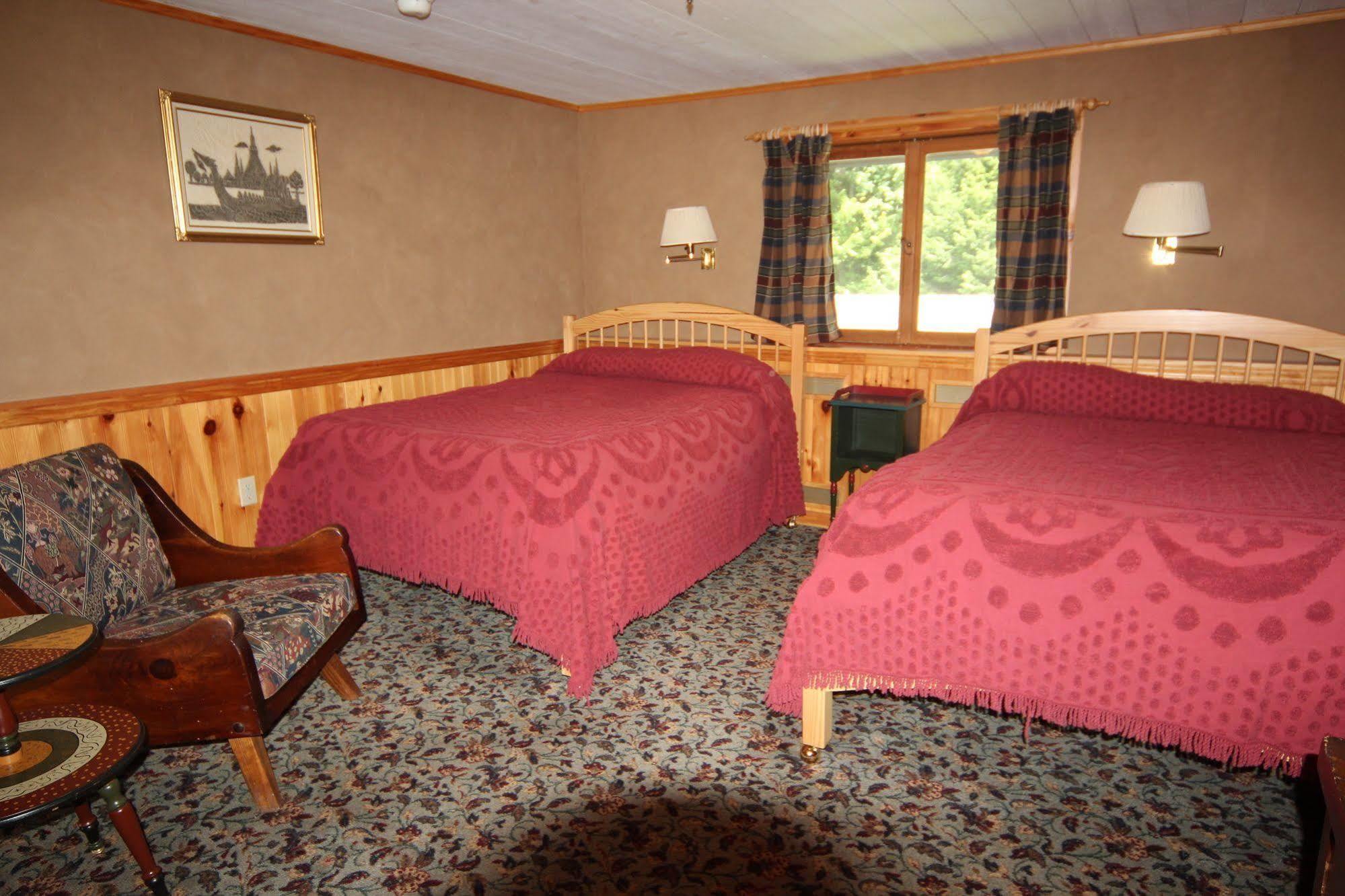 Blue Gentian Lodge At Magic Mountain Londonderry Экстерьер фото