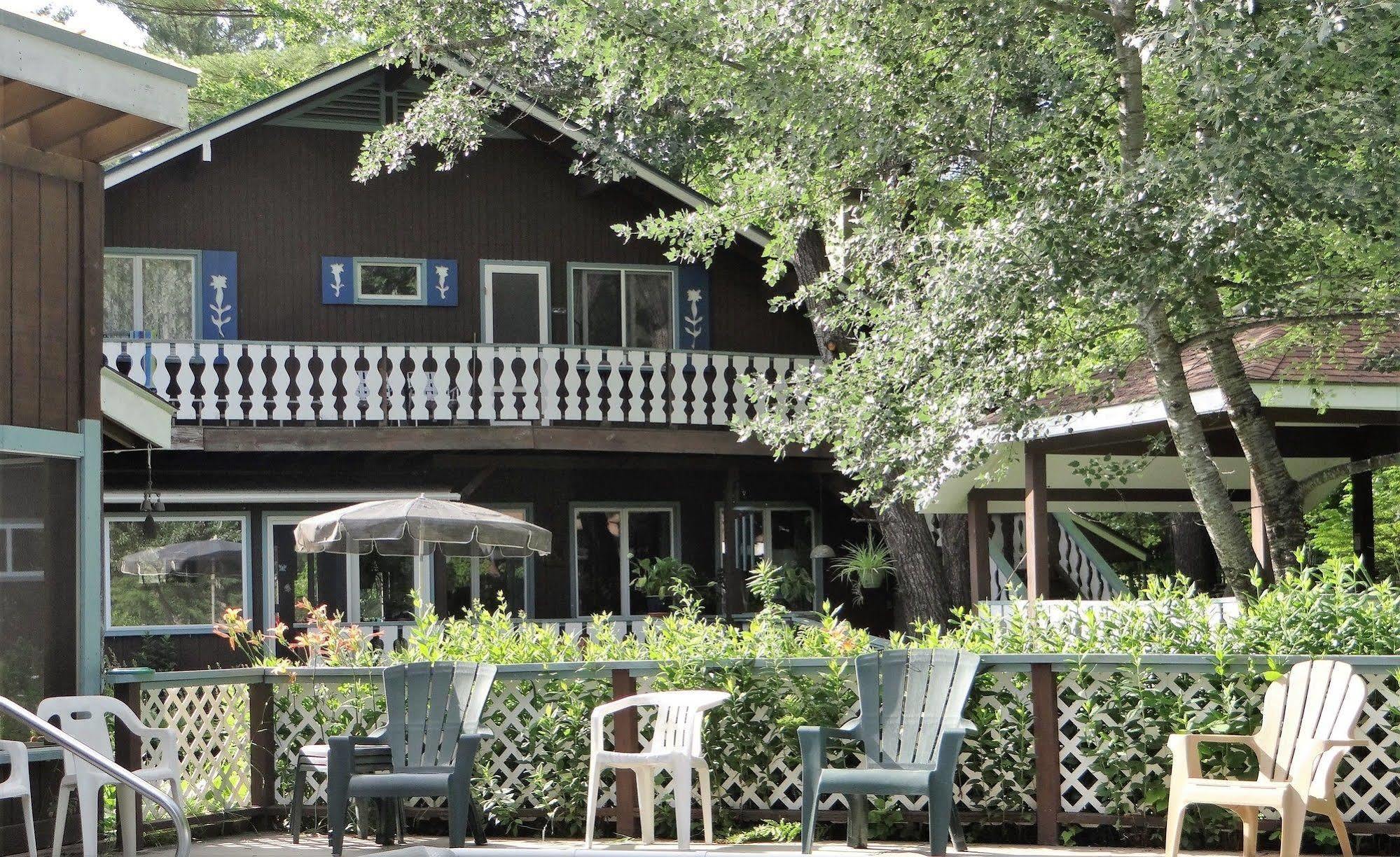 Blue Gentian Lodge At Magic Mountain Londonderry Экстерьер фото
