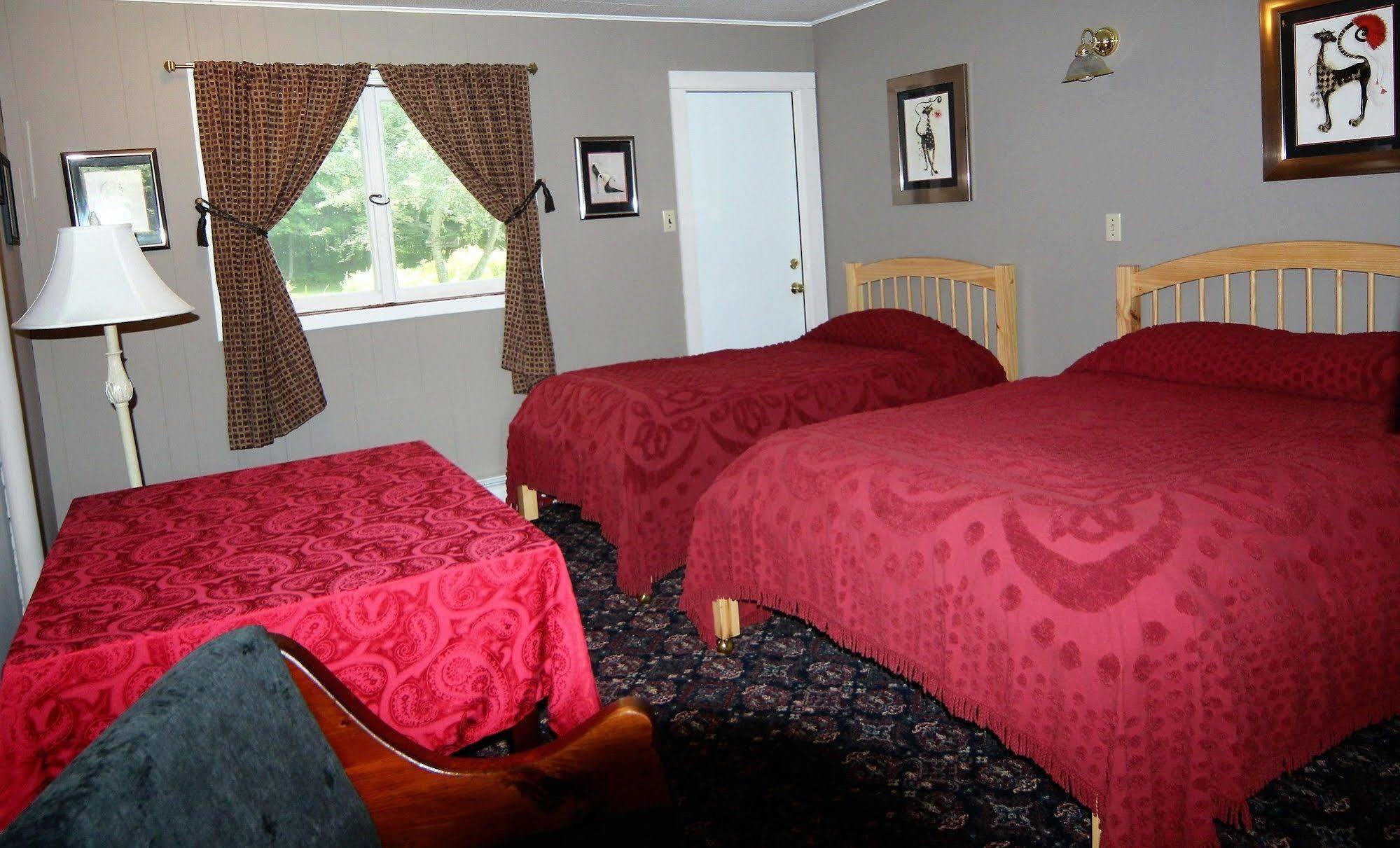 Blue Gentian Lodge At Magic Mountain Londonderry Экстерьер фото